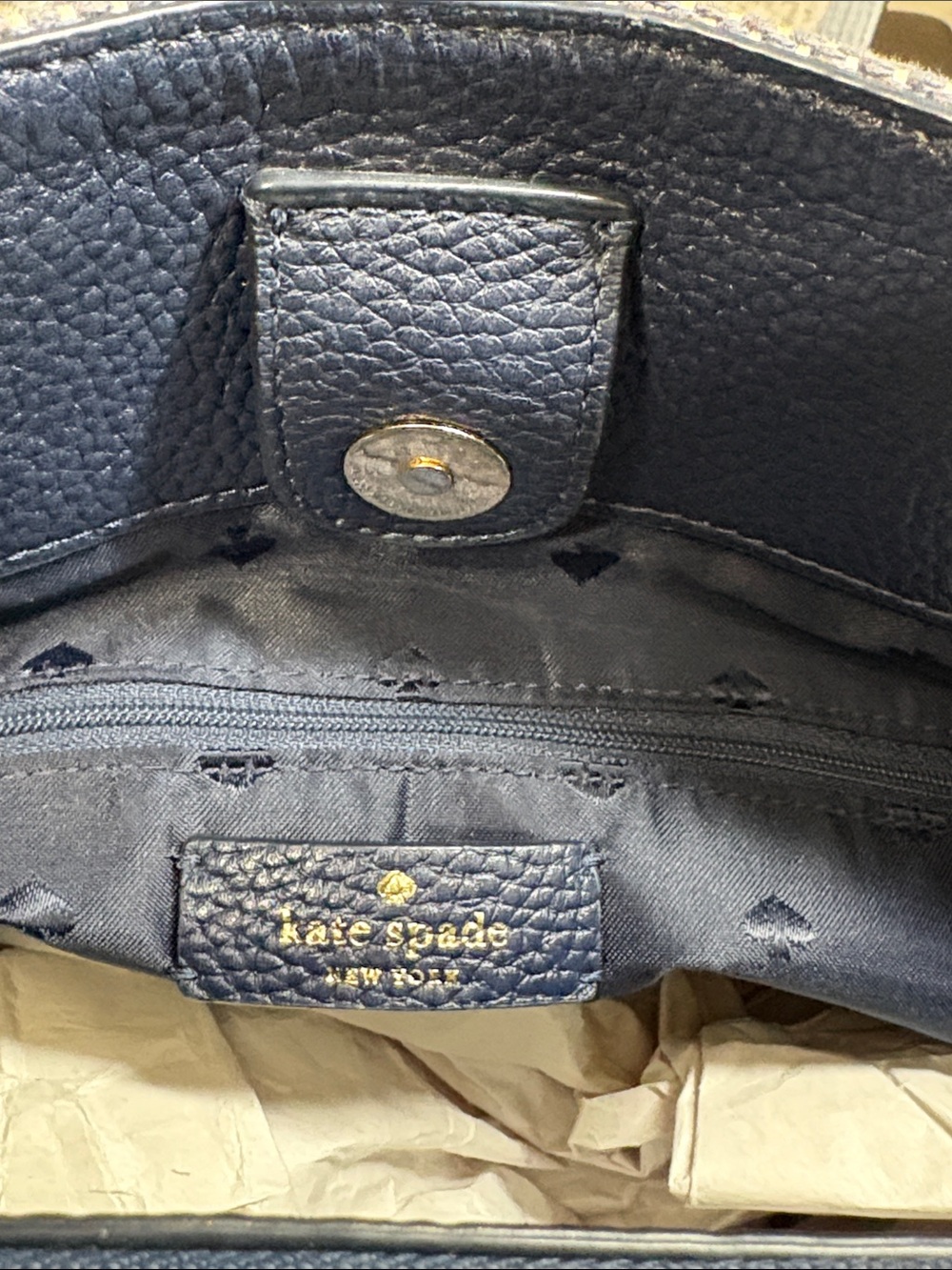 Kate Spade “Jackson Boardwalk Stripe” Shoulder Bag w/3 Compartments 11x12x4in - Picture 16 of 16